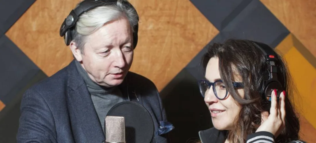 Andrzej Ferenc i Beata Tadla podczas nagrania spotu w studiu lektorskim Powitania.pl